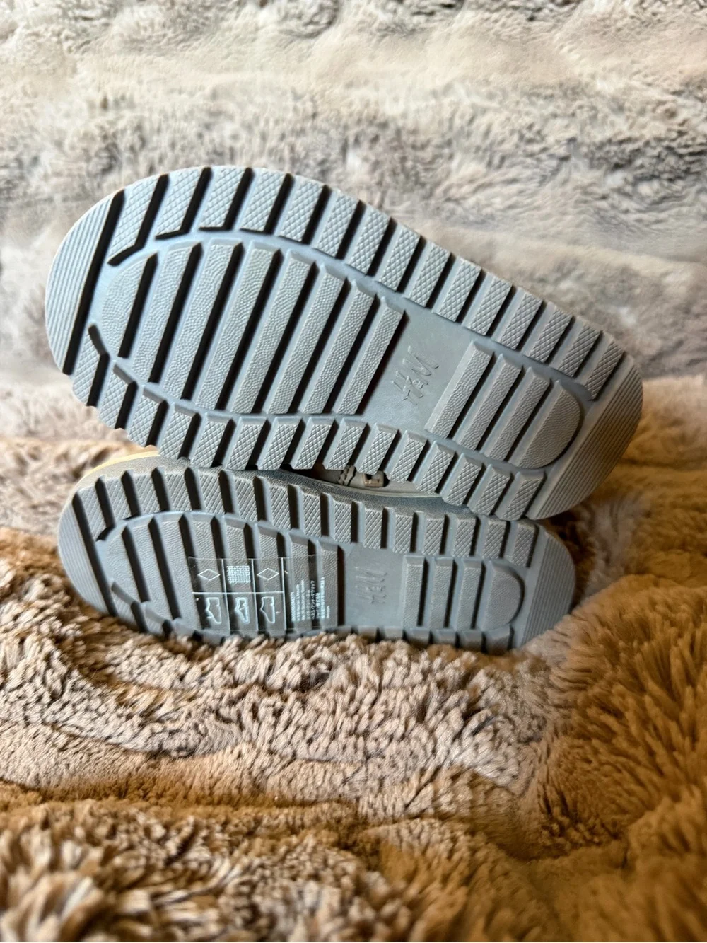 H&M Tan Toddler Ankle Boots with Gray Soles size 4/5
